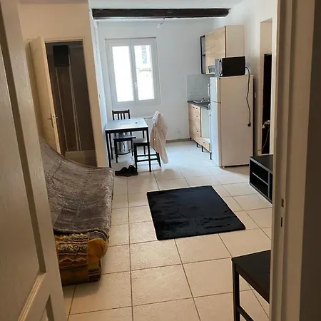 Petit Appartement Calme En Plein Centre Du Village De Ribiers Exterior foto