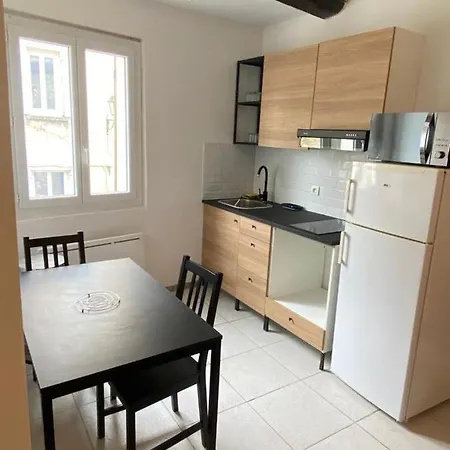 Petit Appartement Calme En Plein Centre Du Village De Ribiers Exterior foto